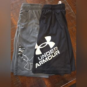 Under Armour Men's Black and Gray Shorts